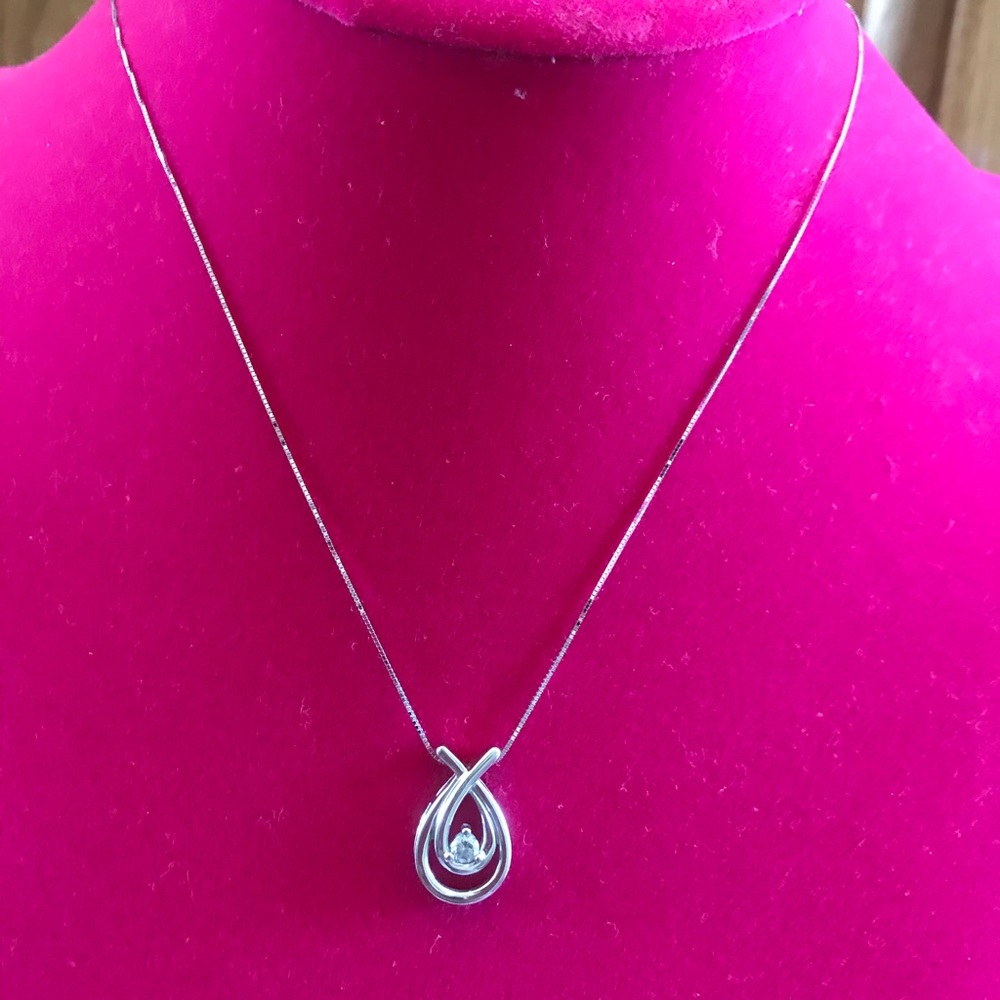 10k 10kt white gold diamond pendant necklace